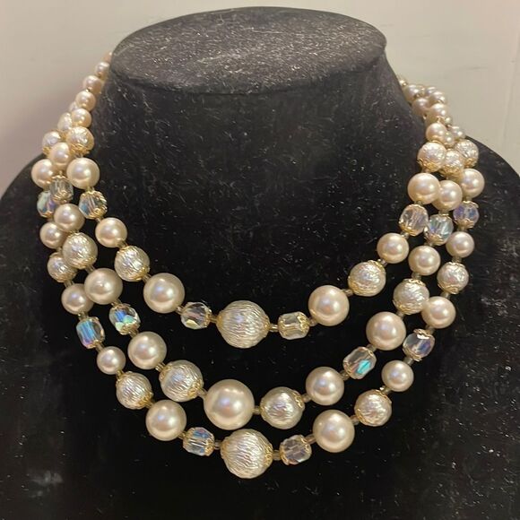 Jewelry - Vintage 1950s triple strand golden golden netted simulated white pearls necklace